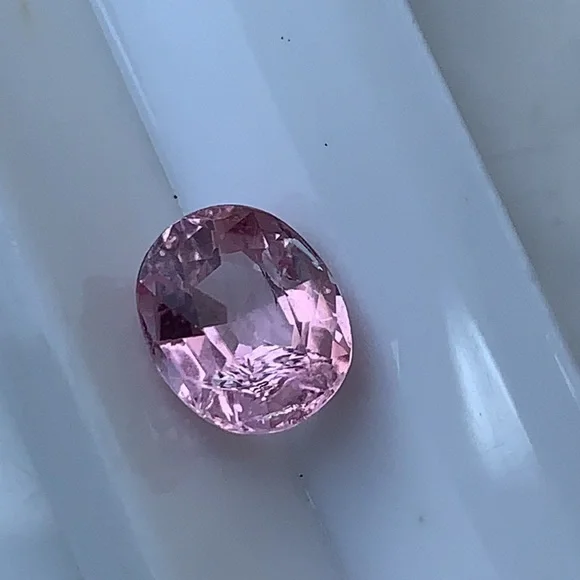 1.61 Cts Natural Pink Tourmaline Oval Shape - Picture 5 of 17